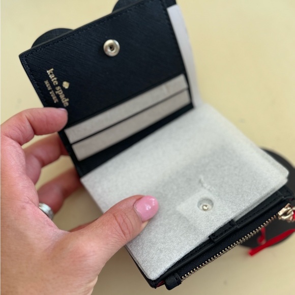 Kate Spade x Disney Minnie Mouse NWT Adalyn Black Polka Dot Bow Wallet - Picture 5 of 10